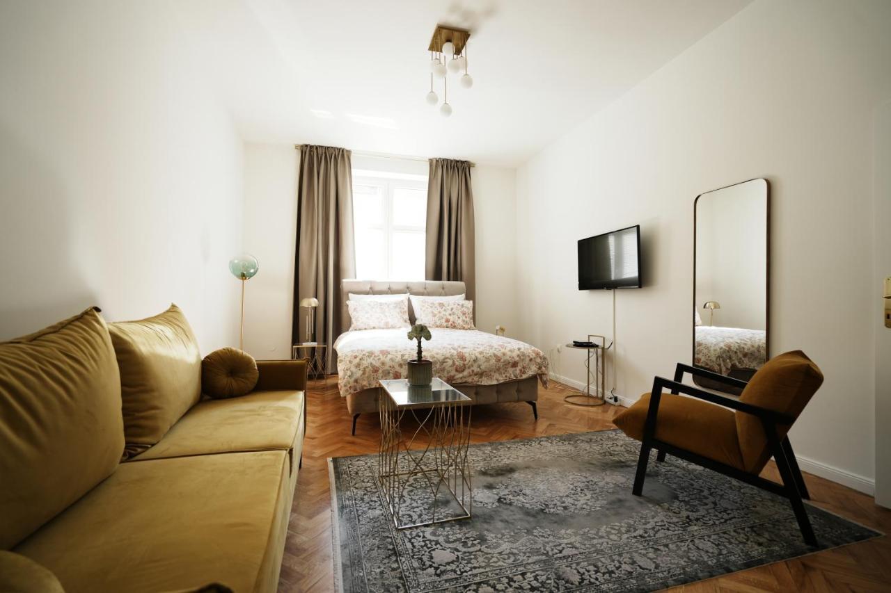 Center City Apartment 3 Загреб Экстерьер фото